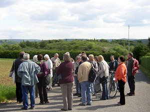 Station 3 Entwicklung eines Wiesenstreifens mit Streuobst